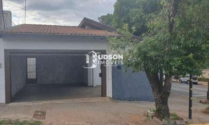 Casa para Venda em Bauru, Vila Cardia, 3 dormitórios, 1 suíte, 3 banheiros, 2 vagas