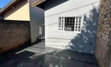 Casa para Venda em Bauru, Jardim Andorfato, 1 dormitório, 1 banheiro, 2 vagas