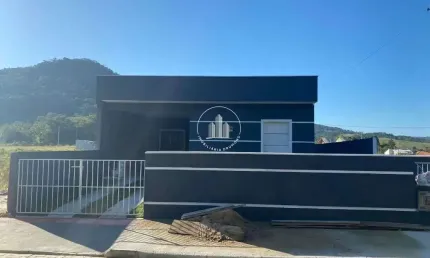 Casa com 3 quartos, sendo 1 suíte em Forquilhas - São José - JMS