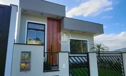 Casa 176m² com 3 Quartos e Suíte em Forquilhas - JMS