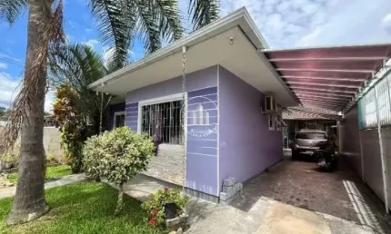 Casa com 3 quartos à venda na Rua dos Araçás, 94, Madri, Palhoça