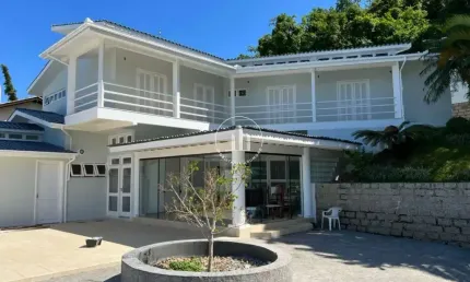 Casa com 5 quartos à venda na Rua Otília Maria Schmidt, 185, Ponta de Baixo, São José