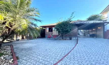 Casa com 3 quartos, sendo  2 Suítes e 230m² - Centro  - JMS