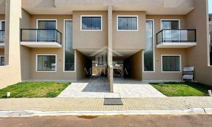 Sobrado Novo em Condomínio fechado 03 quartos sendo 01 Suíte a Venda no Bairro Costeira, São José d