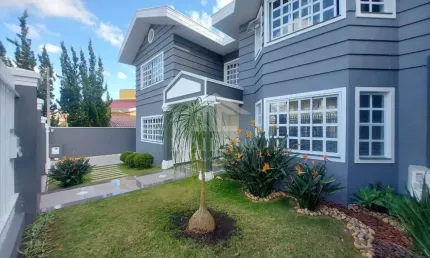 Sobrado com 416 metros , 02 suítes, móveis planejados à venda no bairro Silveira da Motta em São Jo