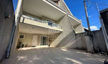 Belíssimo sobrado Triplex à venda no bairro Aristocrata, contendo 158m² de área construída e um exc