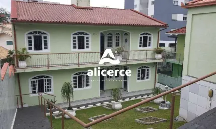 Casa à venda com 6 quartos 2 suítes, 250m² em Praia Comprida São José