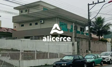 Casa com 6 quartos à venda na Rua Célio Veiga, 1083, Jardim Cidade de Florianópolis, São José
