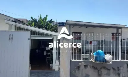 Casa à venda com 4 quartos , 140m² em Forquilhinha São José