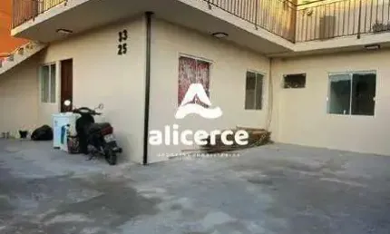 Casa à venda com 8 quartos , 190m² em Serraria São José