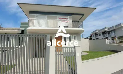 Sobrado à venda com 3 quartos 1 suíte, 122m² em Forquilhas São José