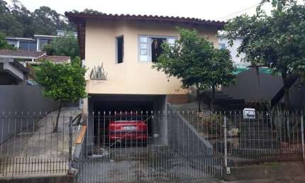 Linda casa no Loteamento Alaor Silveira, no bairro São Sebastião em Palhoça