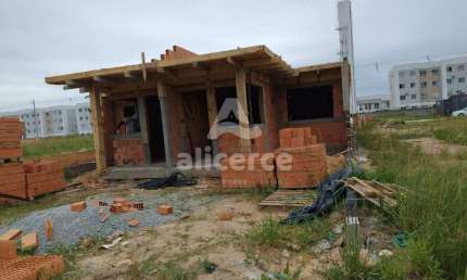 Linda Casa Geminada com Acabamento Impecável! na Nova Palhoça