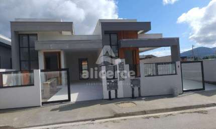 LONDON RESIDENCE I – Casas Alto Padrão em São José! - 2 dormitórios com suíte e churrasqueira