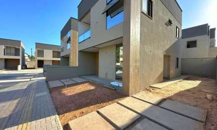 Casa Duplex de 4 Quartos no Condomínio Ville Dor - Jardim Eldorado, São Luís, MA