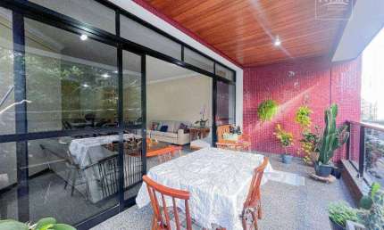 Amplo Apartamento de 4 Suítes com 268m² na Praia da Costa!