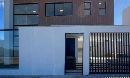 Casa com 3 dormitórios à venda, 170 m² por R$ 1.690.000,00 - Morro da Lagoa - Vila Velha/ES