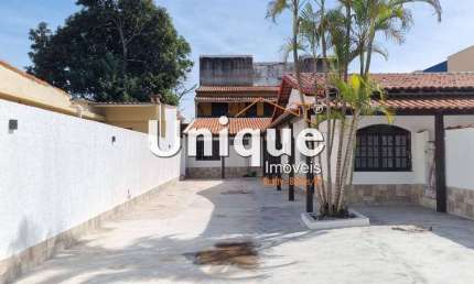Imóvel comercial com 6 salas em São Cristovão, disponível para aluguel.