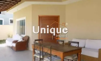 Linda casa em condomínio com 3 quartos por R$ 690.000,00 (Porteira Fechada)