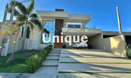 Casa duplex com 4 suítes e acabamento de luxo em São Pedro.