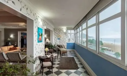 Apartamento de frente para o Mar, em Copacabana  -  Rio de Janeiro
