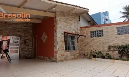 Casa com piscina 3 dormitórios à venda, Jardim Aguapehu - Mongaguá.