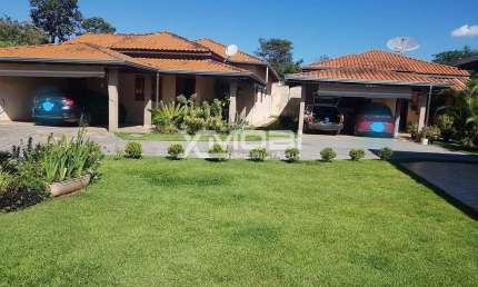 Linda chácara á Venda  em Itatiba SP, com 2 casas térreas, espaço gourmet e redário. Chácara San Ma