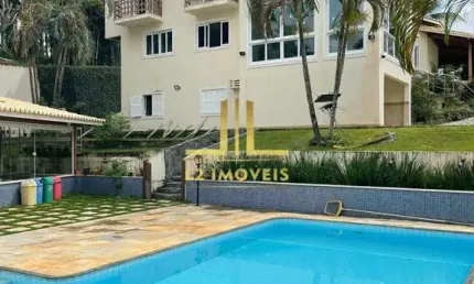 CASA DE LUXO - 6 QUARTOS SENDO 2 SUÍTES - JAGUARIBE