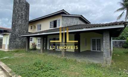 CASA LINDISSIMA - 5 QUARTOS SENDO 3 SUÍTES - ITAPUÃ