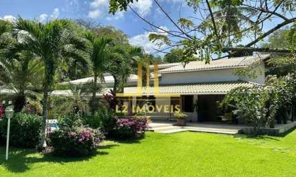 CASA LUXUOSA - 6 QUARTOS SENDO 4 SUÍTES - LAURO DE FREITAS