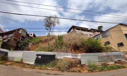 Terreno à venda na Rua José Kirchmaier, São Pedro, Juiz de Fora