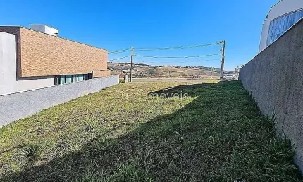 Terreno em condomínio fechado à venda na Rua Uberlândia, Alphaville, Juiz de Fora