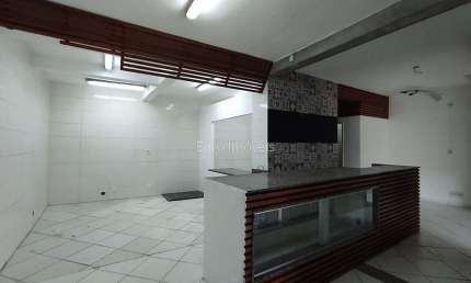 Casa com 4 quartos à venda na Avenida Presidente Costa e Silva, São Pedro, Juiz de Fora