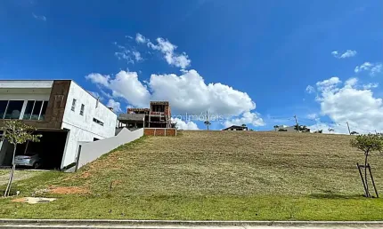Terreno em condomínio fechado à venda na Rua Ibirité (Fase 1), Alphaville, Juiz de Fora