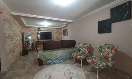 Casa com 4 quartos à venda na Rua Josefina Lawal Surerus, Borboleta, Juiz de Fora