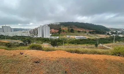 Terreno em condomínio fechado à venda na Rua Octávio Malvaccini, São Pedro, Juiz de Fora