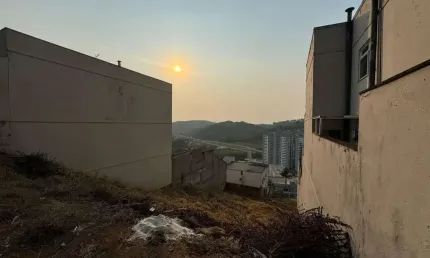 Terreno à venda no São Pedro, Juiz de Fora 