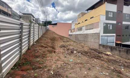 Lote com ótima topografia de esquina 420m² no Fontes Ville II.