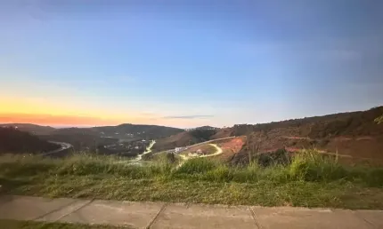 Terreno em condomínio fechado à venda na Rua Professor Virgílio Pereira da Silva, Vina Del Mar, Juiz de Fora