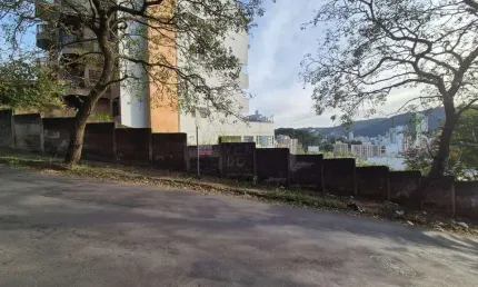 Terreno à venda no Granbery, Juiz de Fora 