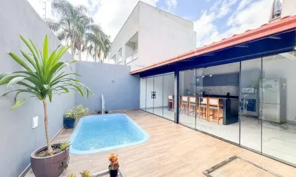 Casa com 3 quartos à venda na Rua das Ametistas, Marilândia, Juiz de Fora