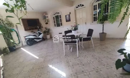 Casa com três pavimentos em Santa Rosa - Guarapari - ES