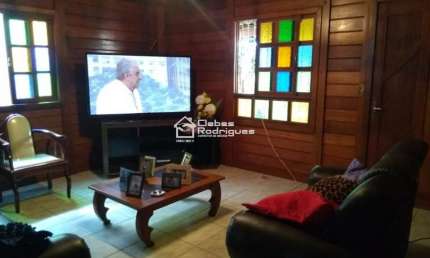 Maravilhosa Casa Rústica  3 Quartos sendo 1 Suíte em Guarapari-ES