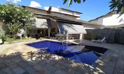 Casa com 4 quartos para alugar na Rua das Andorinhas, --, Cidade Jardim, Uberlândia