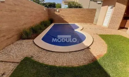 Casa mobiliada em condomínio fechado no bairro Jardim Barcelona com 3 suítes