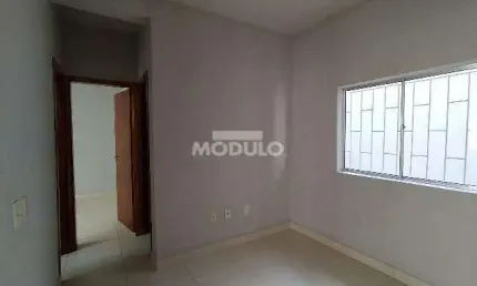 Apartamento com 2 quartos para alugar na Rua Aelza Amélia Pereira, --, Jardim Ipanema I, Uberlândia
