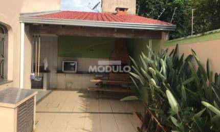Casa residencial para locação no Bairro Santa Mônica