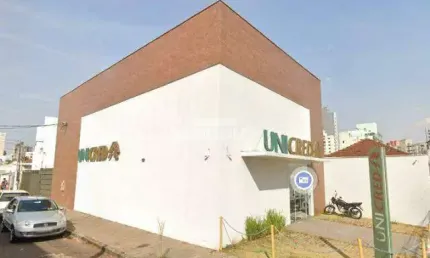 Prédio comercial para locação no Bairro Osvaldo Rezende
