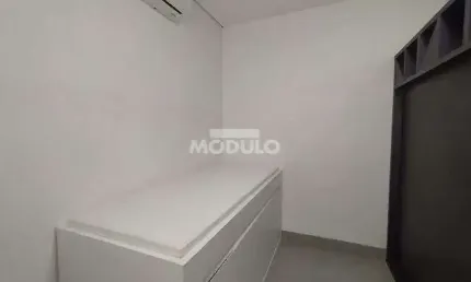 Sala comercial para alugar na Avenida Raulino Cotta Pacheco, --, Osvaldo Rezende, Uberlândia