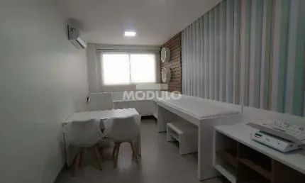 Sala comercial para alugar na Avenida Raulino Cotta Pacheco, --, Osvaldo Rezende, Uberlândia